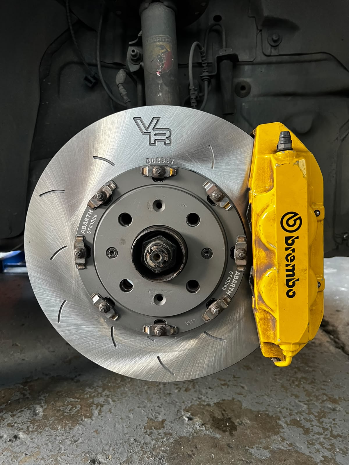 Vari Racing disc with yellow caliper